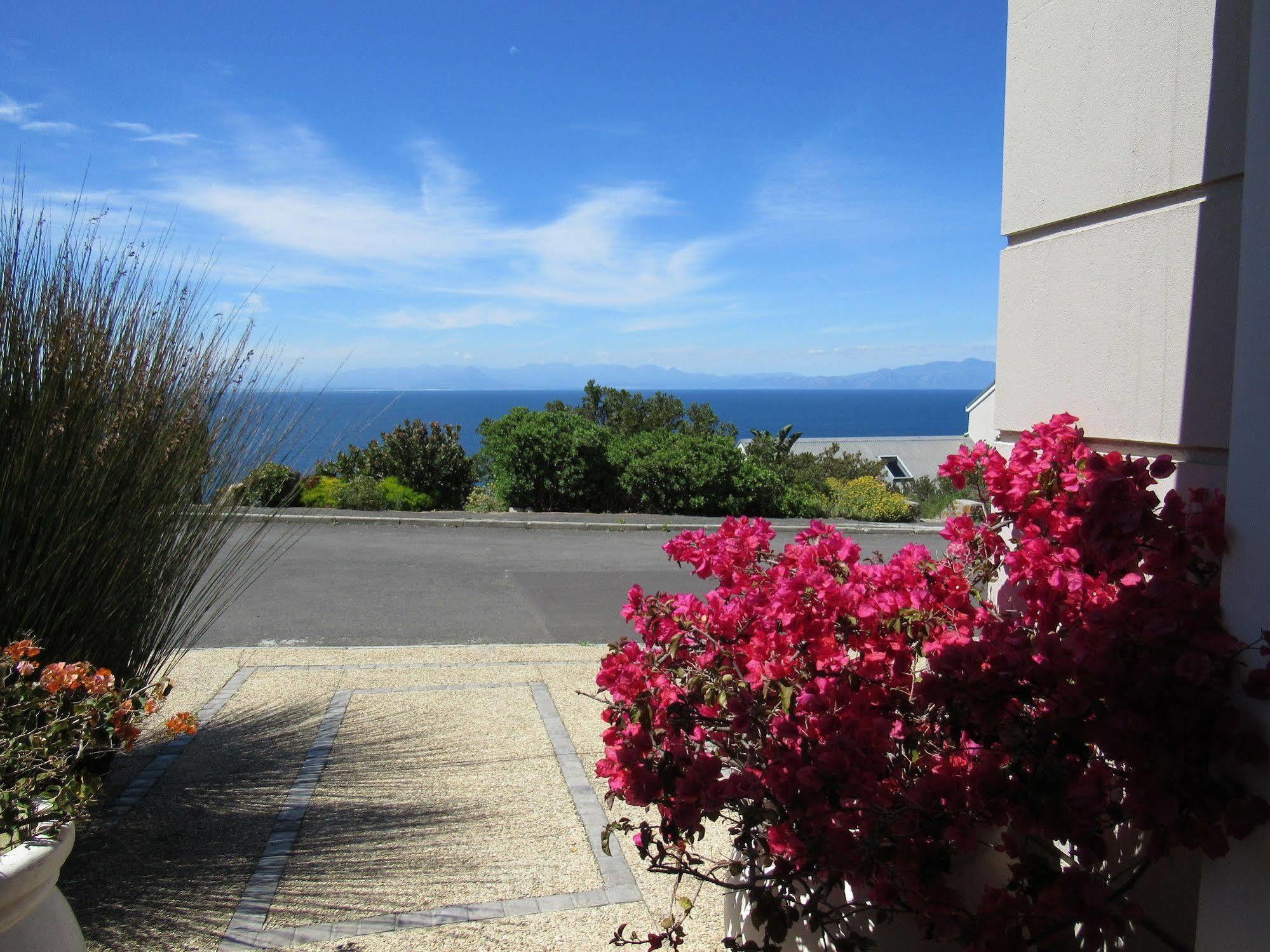 Port Of Call Simonʼs Town Exterior foto